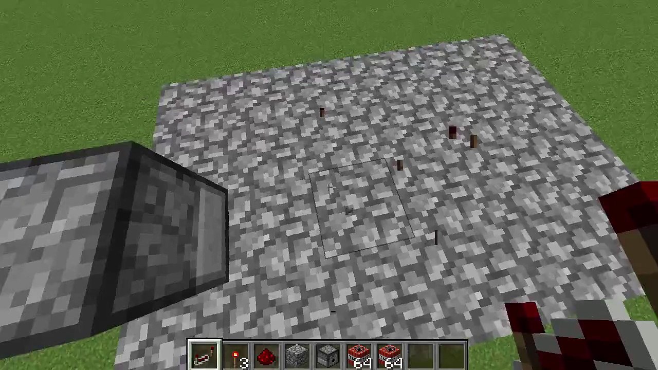 How to make a nuke in minecraft 1.7.9 (works with every version) without mods.