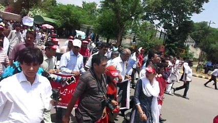بول کو بولنے دو ورکرز کا استحصال بند کروصدر پی ایف یو جے جناب افضل بٹ صاحب کی قیادت میں بول اور اُس کے ورکرزکیلئے نکالی