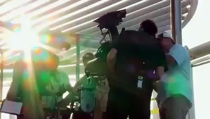 توم كروز يتسلق برج خليفة