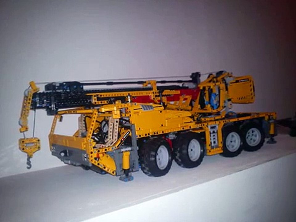 LEGO TECHNIC CRANE