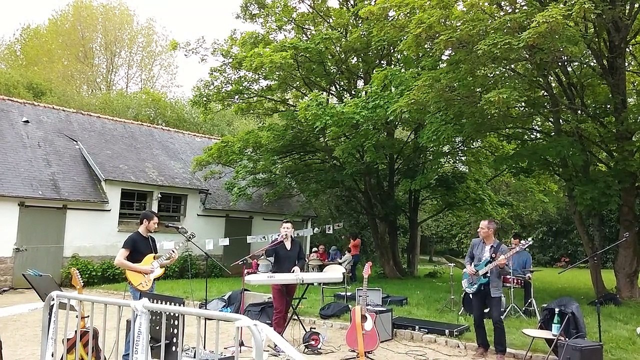 11100560_606194409483747_1130359541_n