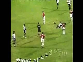 لاعب يضربه الجن مقطع مرعب