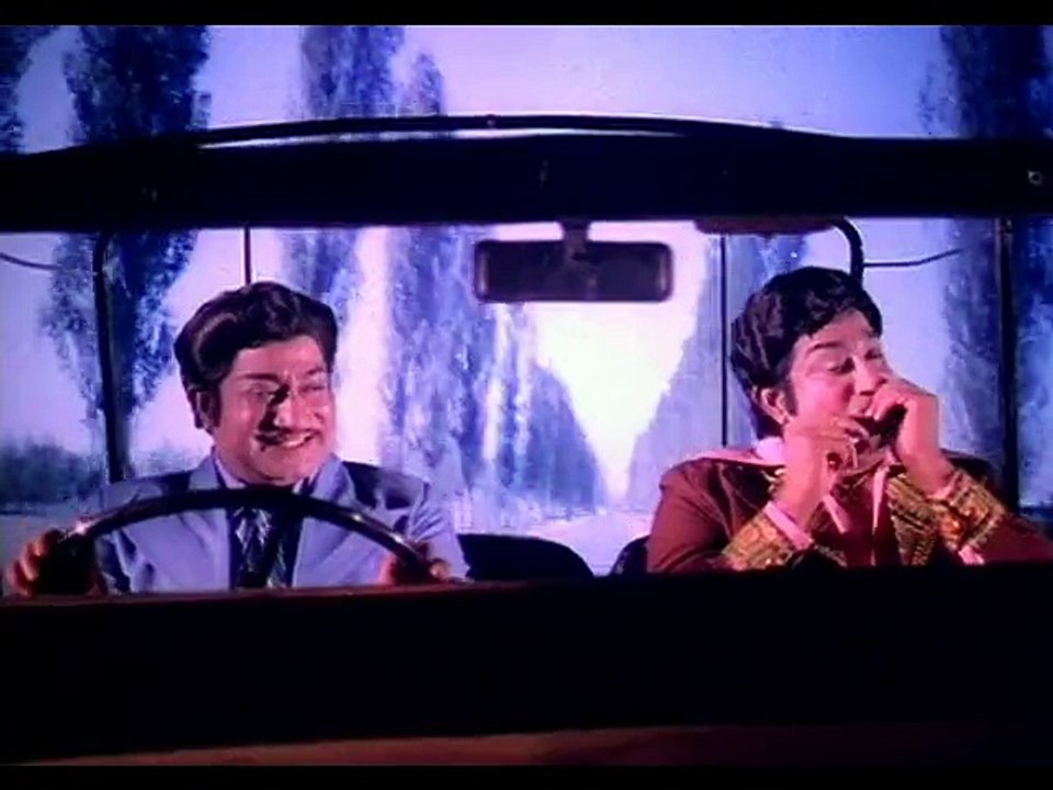 Irandu Kaigal - Sivaji Ganesan, Sripriya - Thrishoolam - Tamil Classic Song