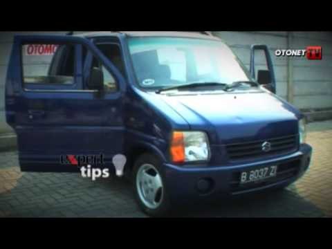 Tips Menghilangkan Bau di Kabin Mobil