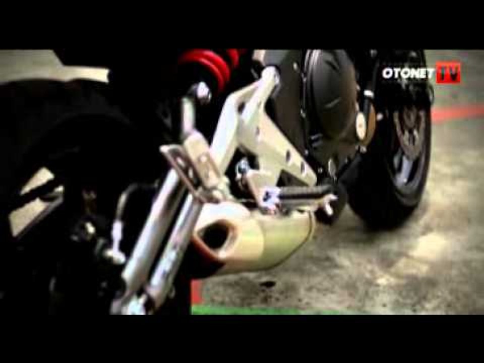 Otomotifnet - Kawasaki ER-6N. Moge Garang Harga Terjangkau