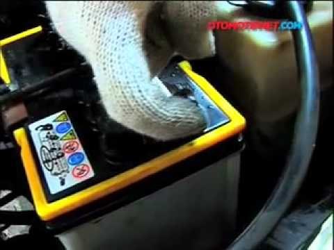 Otomotifnet - Tips perawatan Aki Mobil