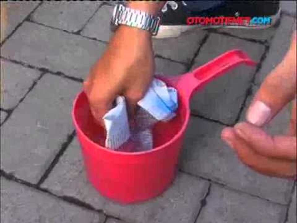 Otomotifnet - Tips Menghindari Jamur di Kaca Mobil