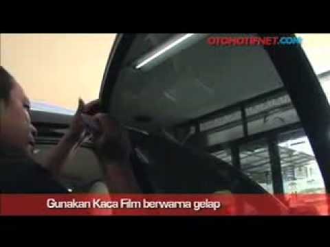 OTOMOTIFNET - Tips Aman Berkendara Wanita (Bag.1)