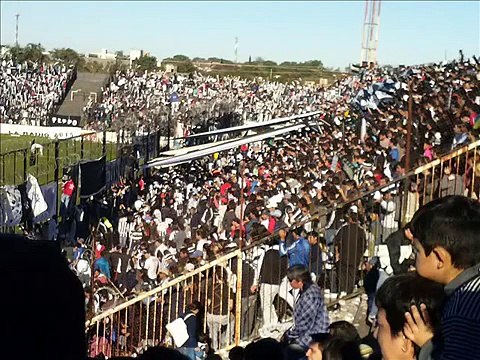 Lluvia y La Banda Al fin se murio la ilusion que dejaste en mi alma