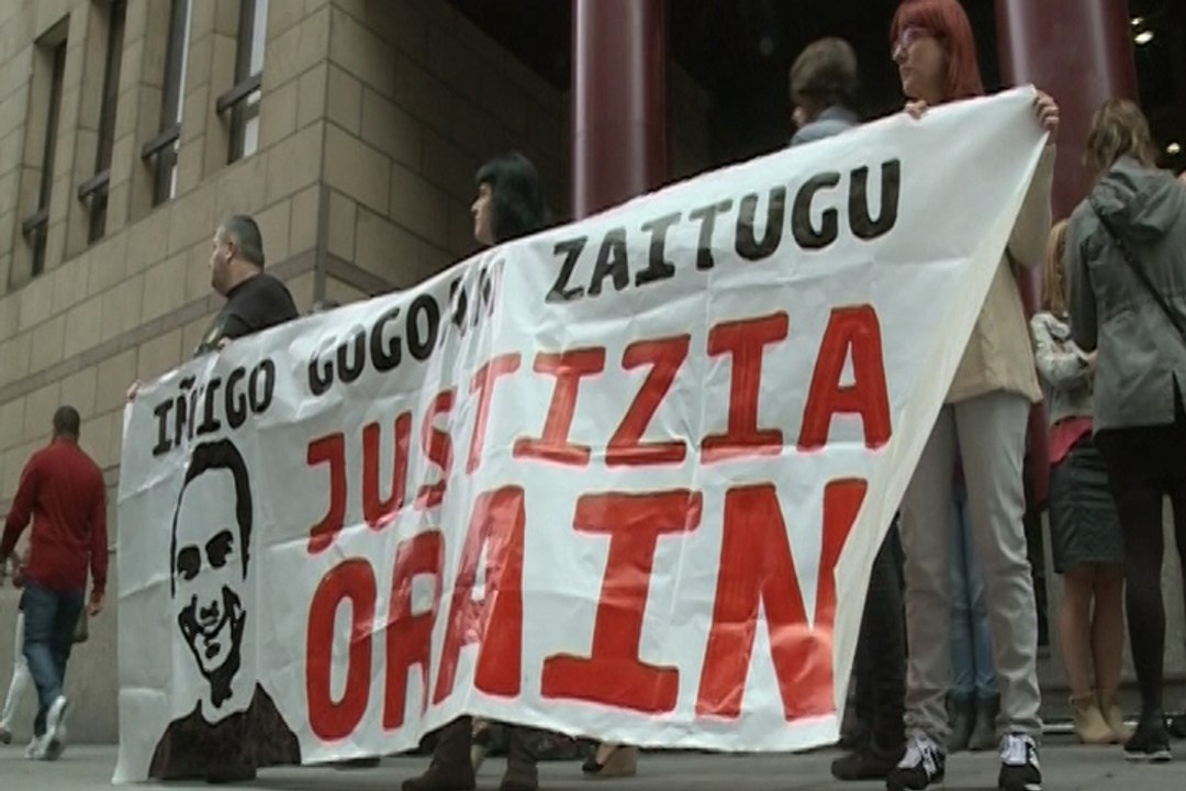 Amigos de Íñigo Cabacas piden justicia