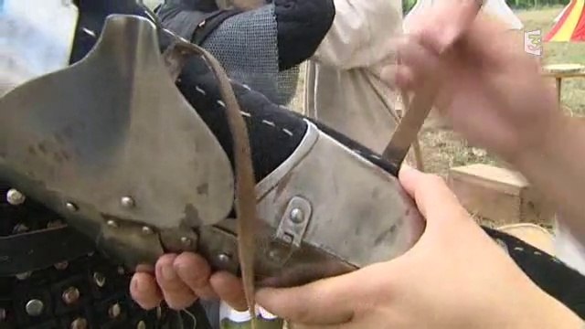 Camp médiéval et combat d'épée