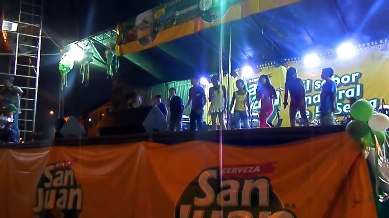 Niños de Nauta cantando en Kukama( Loreto, Perú), Expoamazonica 2013 Iquitos