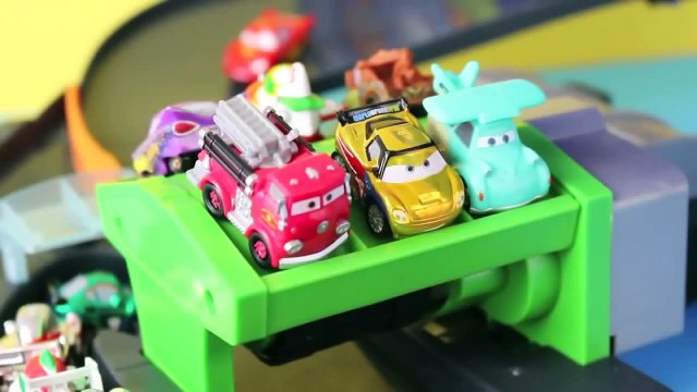 Micro Drifters Motorized Super Speedway DisneyCarToys Disney Pixar Cars 2 McQueen Rip Clutchgoneski