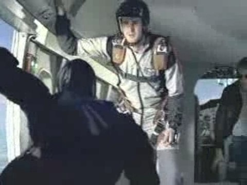 Pub biere Bud Parachutistes