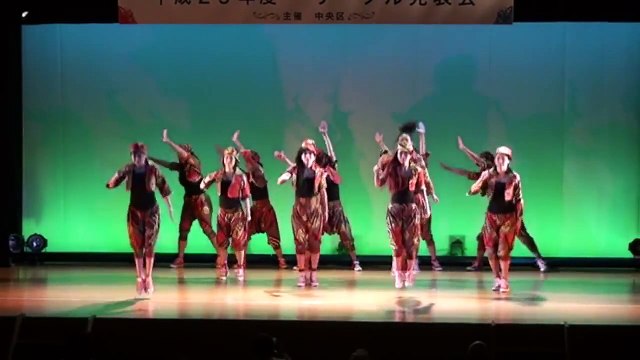 Japanese girls dance AZONTO