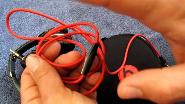 Monster Beats by Dr. Dre Solo HD Headphones Comparison\Review