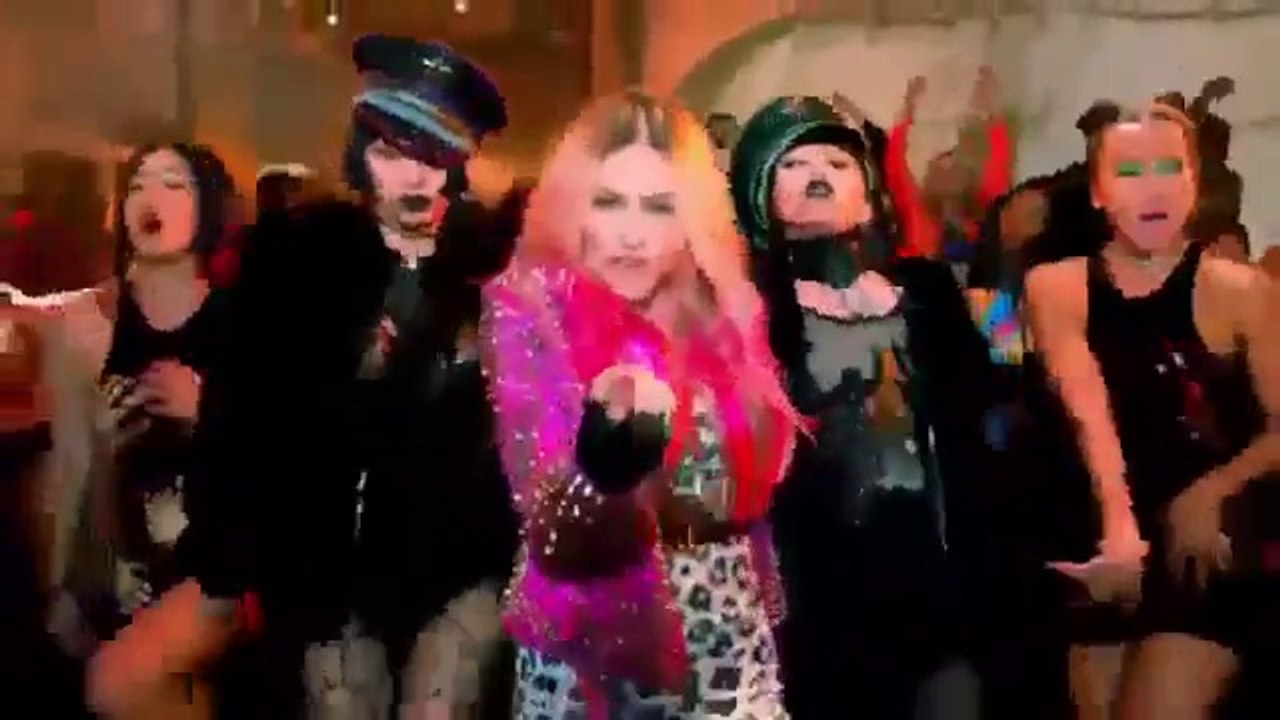 Madonna - Bitch I'M Madonna (Ft. Nicki Minaj) [OFFICIAL MUSIC VIDEO]