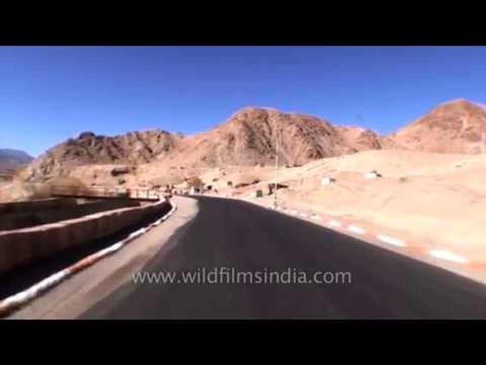 Indus river bridge to Karu and Army camp before Stakna : Ladakh driving video