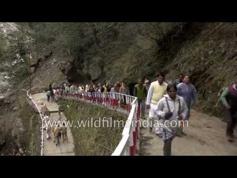 Pilgrims trail to Yamunotri Temple, India