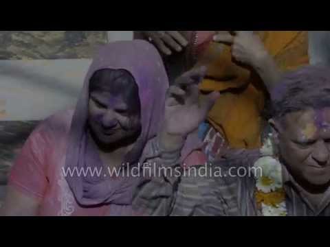 Crowd throngs into Banke Bihari temple - Vrindavan, India