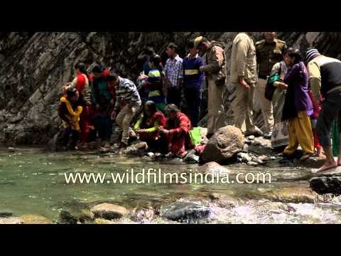 Indian devotees perform rituals at Yamunotri - Uttarakhand