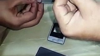 Secret Chip inside Samsung Battery...Inside Story - Pakistan TV