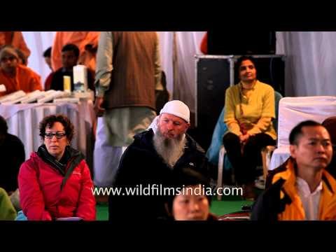 Thousands of people gather for Pujya Shankaracharya Swami Divyanand Teerthji's satsang - Rishikesh