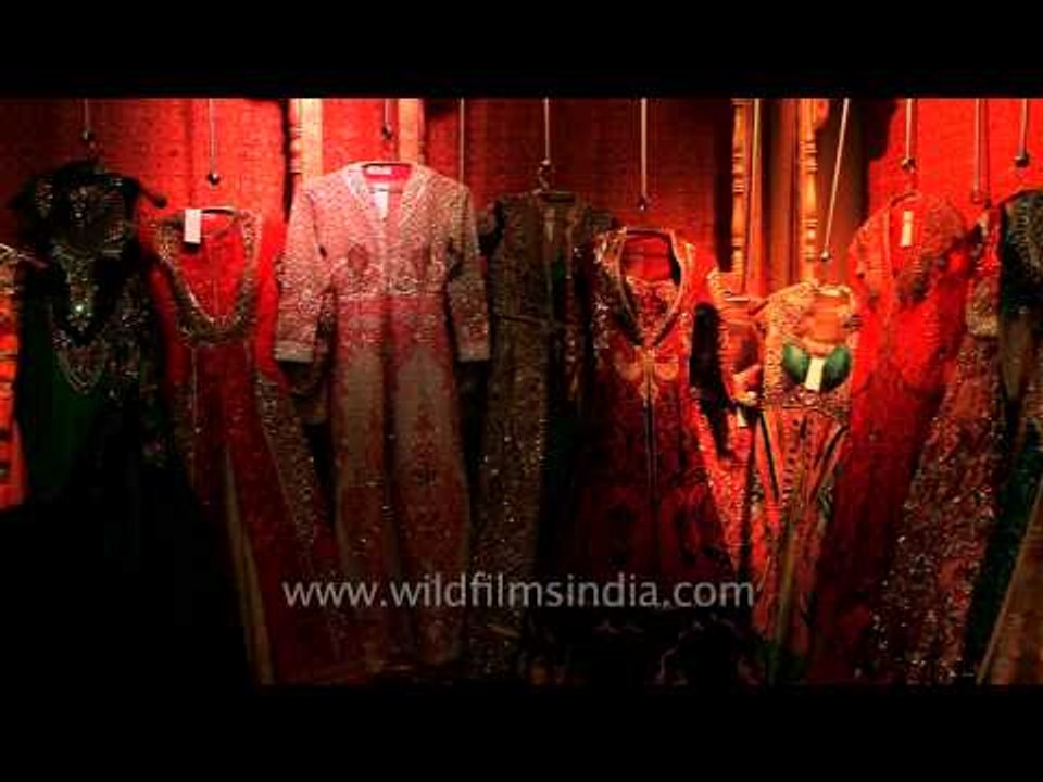 Designer wedding outfits for Indian brides : Wedding Asia, Delhi