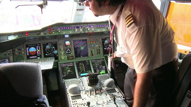 Qatar Airways' Airbus A380, star of the Paris Air Show