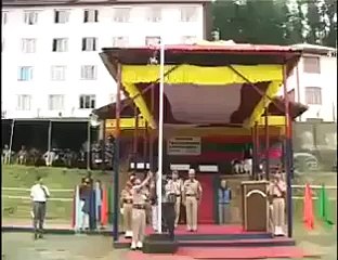 جو اپنا پرچم نہیں سنبھال سکتے وہ کیا خاک لڑینگے