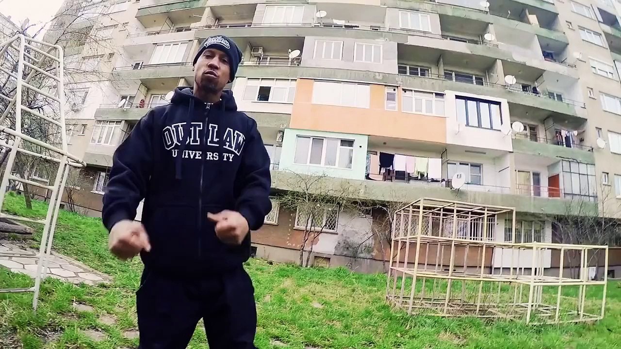 Tha Outlawz (Hussein Fatal & Young Noble) "Lookin 4 Freedom"