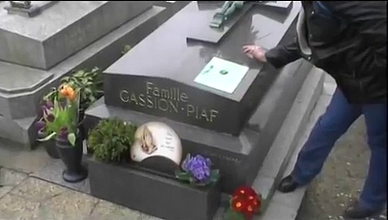 Tombe d'Edith Piaf au cimetière du Père Lachaise