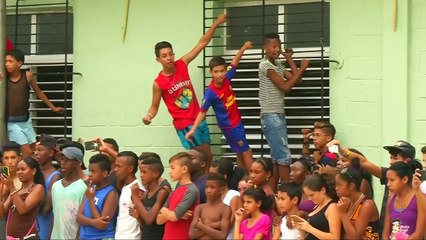 Sergio Ramos jugó fútbol con niños cubanos durante su visita a la isla
