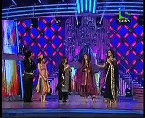 Madhuri Dixit with Saroj Khan on Jhalak Dikhla Ja