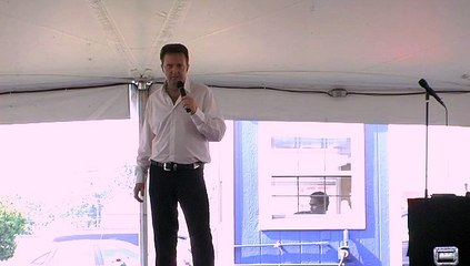 Colin Paul sings 'It's Midnight' Elvis Week 2011