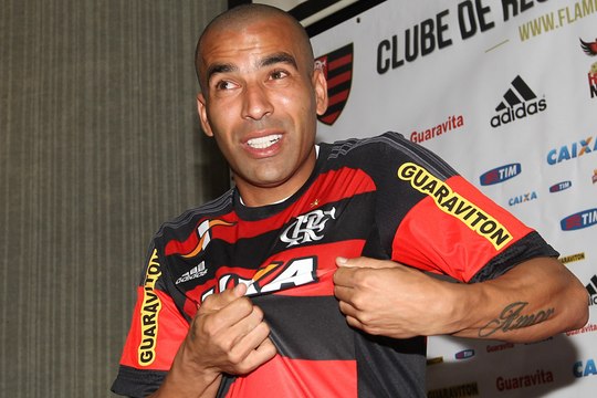 Em apresentação, Sheik rouba a cena com bom humor