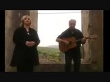 Aoife Ní Fhearraigh - Cad É Sin Don Té Sin (Live)