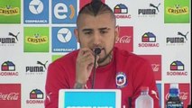 Emocionado, Vidal pede desculpas por acidente