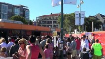 Città di VENEZIA: Autobus linee A e B sovraccarichi nel giorno del mercatino al Lido.