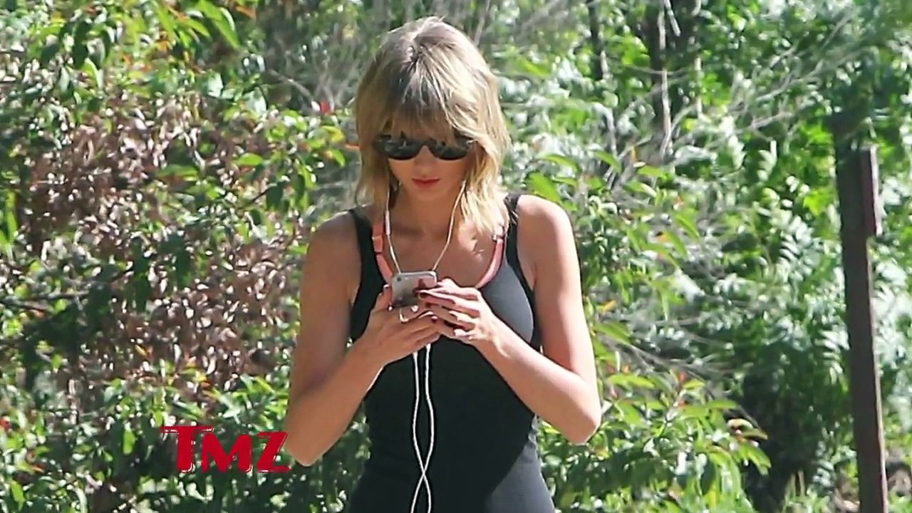 Taylor Swift -- Who Wears Short Shorts?