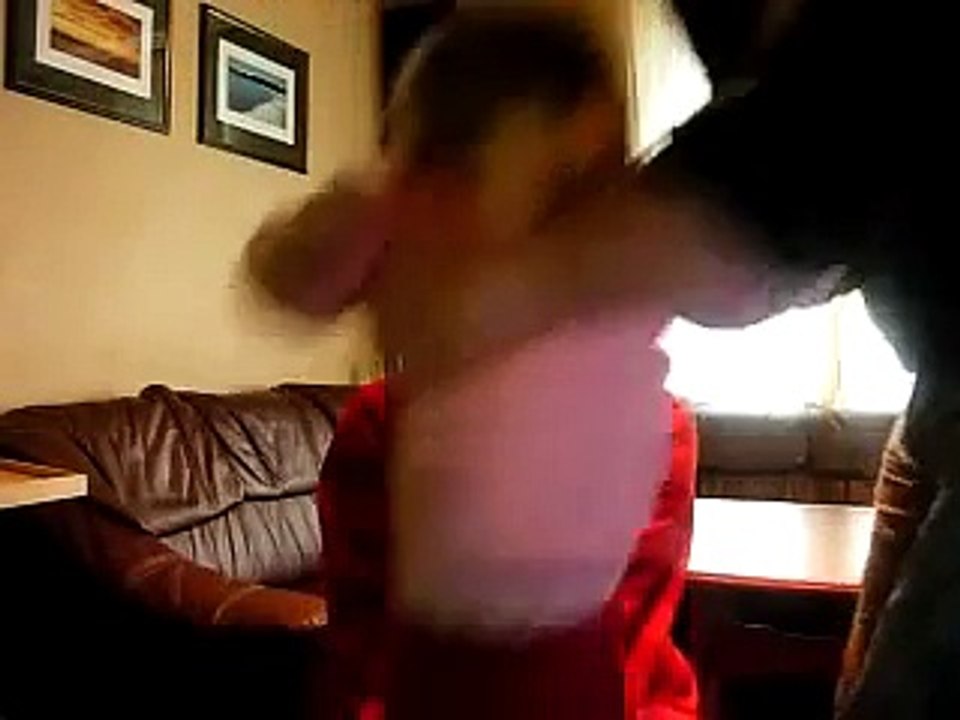 2 girls 1 cup LINDA reaction LOL!!!