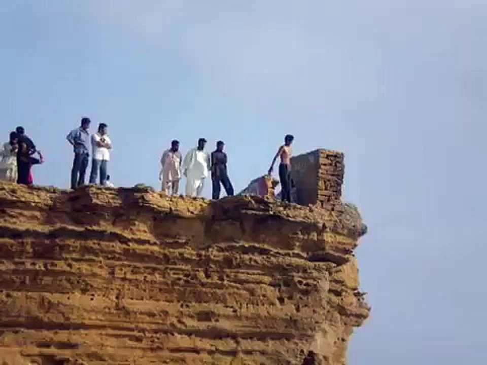 Paradise point Karachi jump (Mani) - YouTube