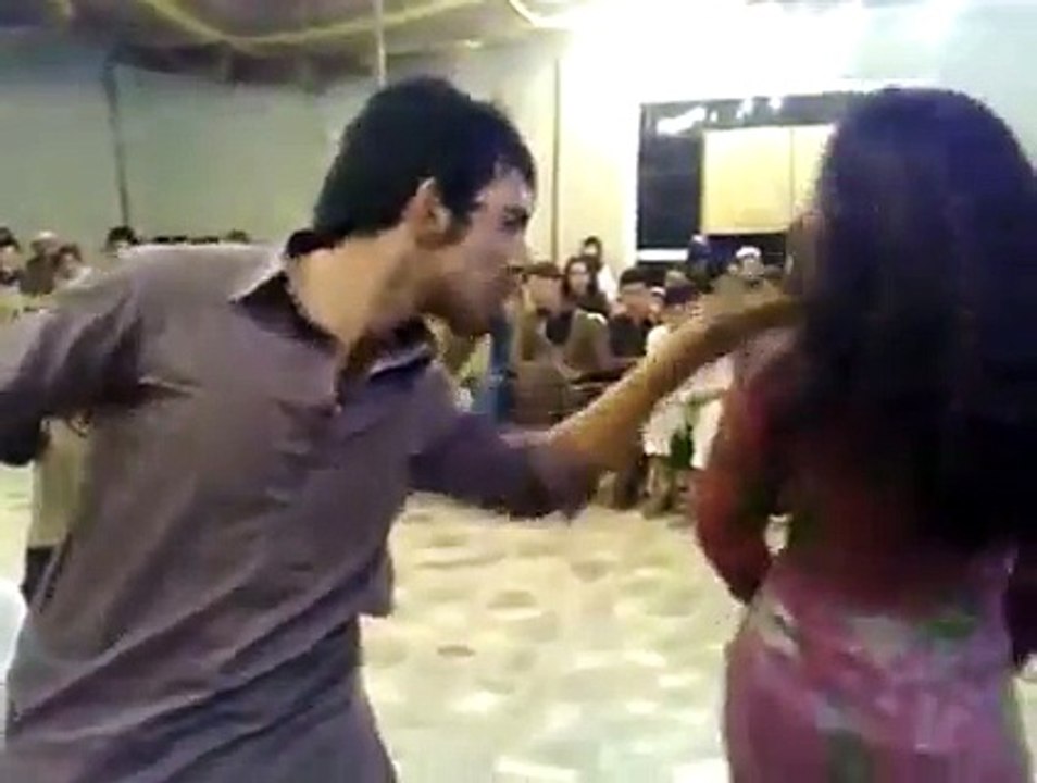 Punjbi Girl Wedding Dance 2015 (Saraiki HD Songs)