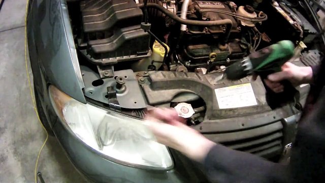 How to Install Headlight Bulbs in a Dodge Caravan