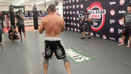 Ken Shamrock works out for fans before Bellator 138 in St. Louis