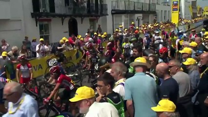 Cyclisme: la terrible chute de Lizzie Armitstead juste après sa victoire