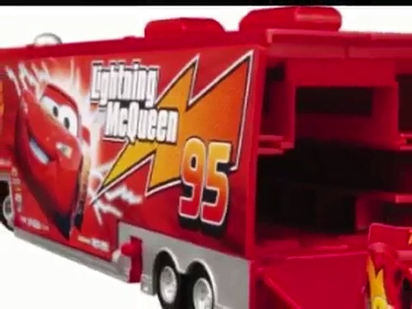 Disney Pixar Cars Mack Camion transportador, Disney Camiones Juguetes  Infantiles - video Dailymotion