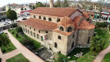 Tarihi camiye pideci kapısı yaptılar!