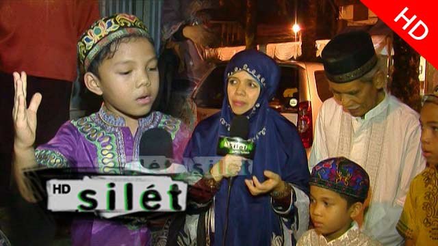 Keluarga Gen Halilintar Shalat Tarawih Bersama - Silet 18 Juni 2015