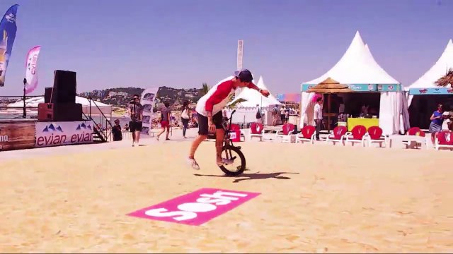 Sosh Free Style Cup : démonstration de BMX Flat par Mathias Dandois